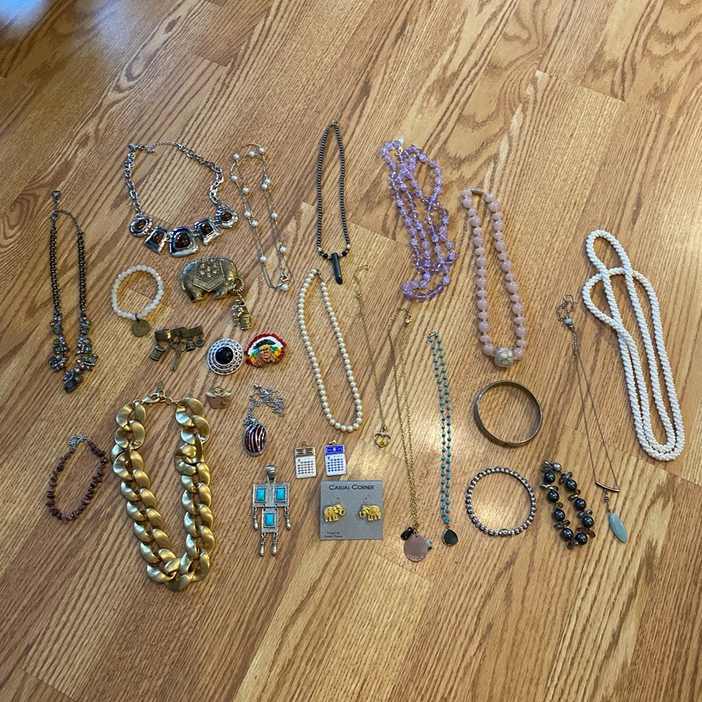 Vintage To Now Estate Jewelry Mixed Lot Signed Unsigned